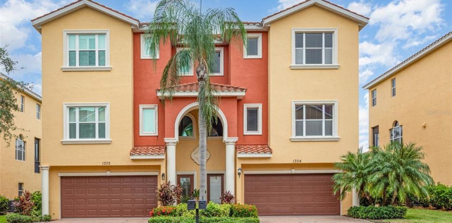 Touwnhouse à Palmetto, Floride 4 chambres, 264.59 m2 № 2436763