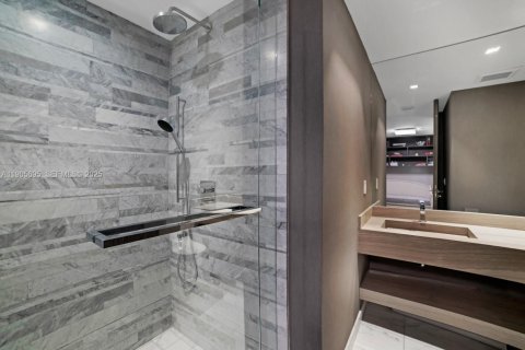 Copropriété à vendre à Bal Harbour, Floride: 2 chambres, 213.3 m2 № 1991727 - photo 14