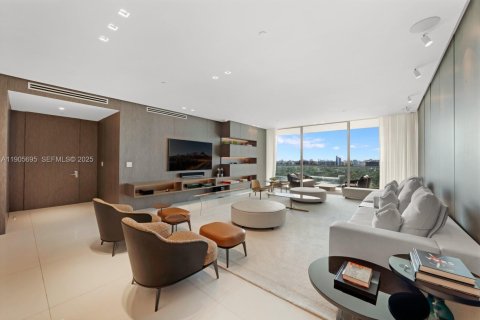 Copropriété à vendre à Bal Harbour, Floride: 2 chambres, 213.3 m2 № 1991727 - photo 2