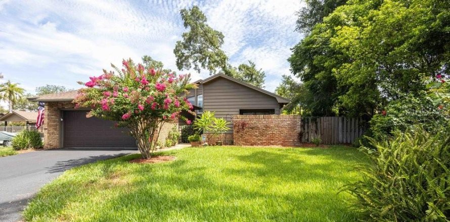 House in Sanford, Florida 3 bedrooms, 188.5 sq.m. № 1818934