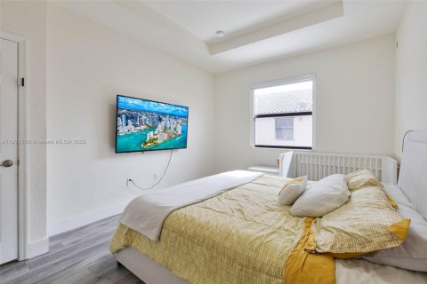 Снять в аренду таунхаус в Майами, Флорида 4 спальни, 164.34м2, № 1976262 - фото 11