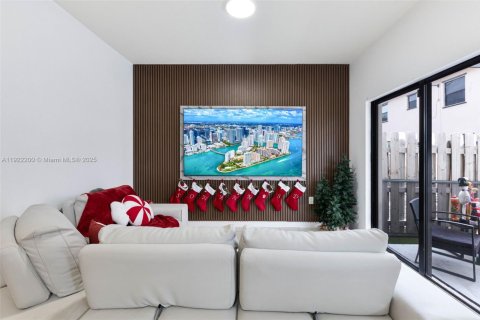 Снять в аренду таунхаус в Майами, Флорида 4 спальни, 164.34м2, № 1976262 - фото 16