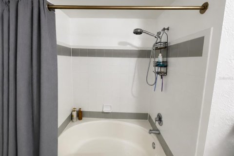 Condo in Orlando, Florida, 2 bedrooms  № 2231617 - photo 21