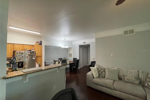 Condo in Orlando, Florida, 2 bedrooms  № 2231617 - photo 9