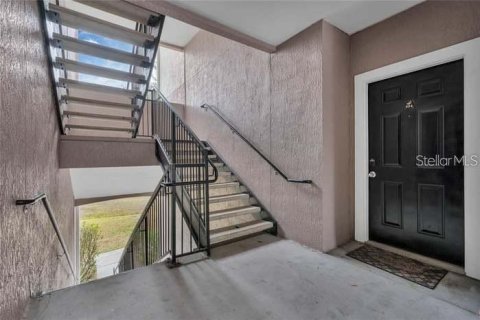 Condo in Orlando, Florida, 2 bedrooms  № 2231617 - photo 2