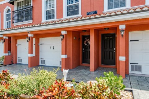 Adosado en venta en Tarpon Springs, Florida, 2 dormitorios, 240.43 m2 № 1877177 - foto 3