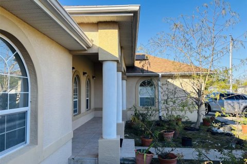 House in Ocala, Florida 2 bedrooms, 209.59 sq.m. № 2239997 - photo 7
