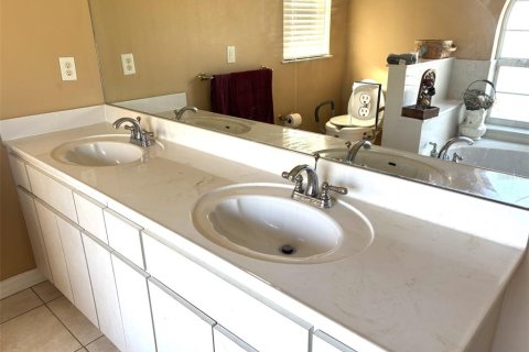 House in Ocala, Florida 2 bedrooms, 209.59 sq.m. № 2239997 - photo 17