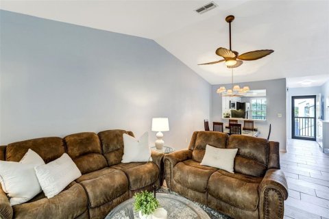 Condo in Dunedin, Florida, 2 bedrooms  № 2267516 - photo 12