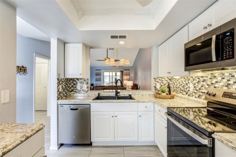 Condo in Dunedin, Florida, 2 bedrooms  № 2267516 - photo 5