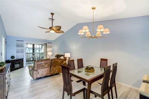 Condo in Dunedin, Florida, 2 bedrooms  № 2267516 - photo 4
