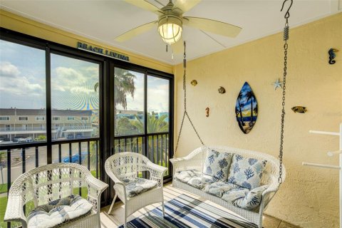Condo in Dunedin, Florida, 2 bedrooms  № 2267516 - photo 10