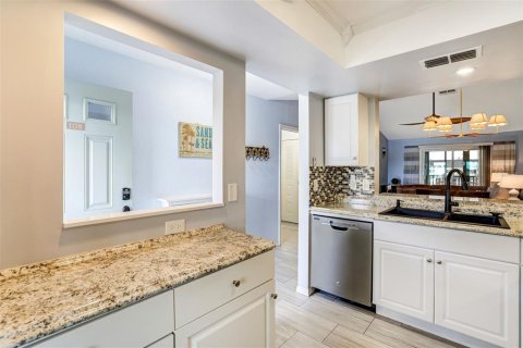 Condo in Dunedin, Florida, 2 bedrooms  № 2267516 - photo 6
