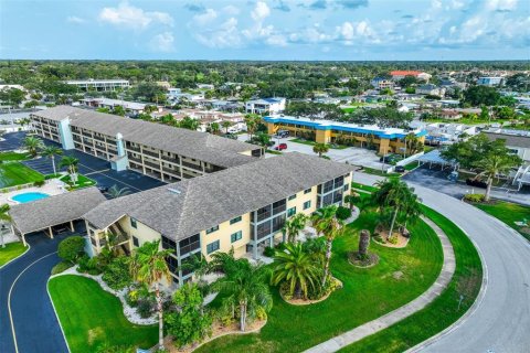 Condo in Dunedin, Florida, 2 bedrooms  № 2267516 - photo 27