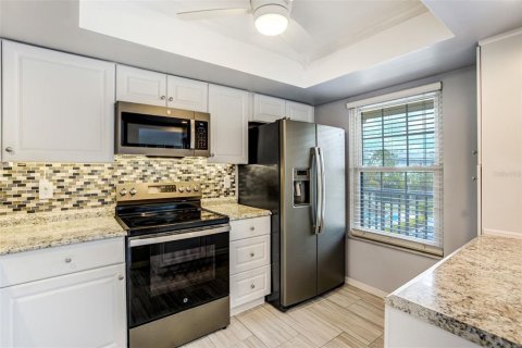Condo in Dunedin, Florida, 2 bedrooms  № 2267516 - photo 7
