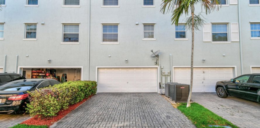 Adosado en Jupiter, Florida 3 dormitorios, 177.26 m2 № 1161678