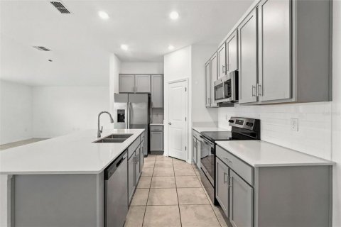 Casa en alquiler en Kissimmee, Florida, 3 dormitorios, 144.93 m2 № 1857740 - foto 4