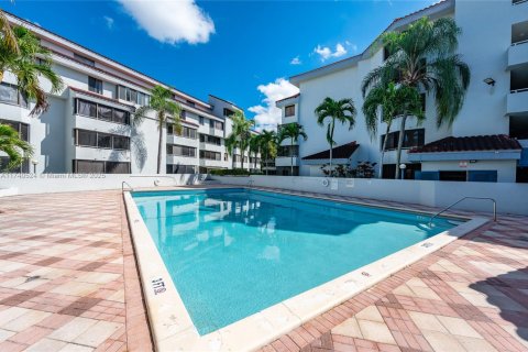 Купить кондоминиум в Майами, Флорида 2 спальни, 76.92м2, № 1961262 - фото 24