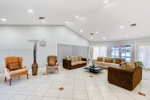 Купить кондоминиум в Майами, Флорида 2 спальни, 76.92м2, № 1961262 - фото 7