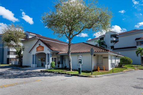 Купить кондоминиум в Майами, Флорида 2 спальни, 76.92м2, № 1961262 - фото 3