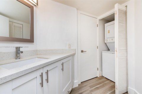 Купить кондоминиум в Майами, Флорида 2 спальни, 76.92м2, № 1961262 - фото 17