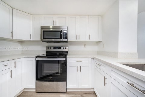 Купить кондоминиум в Майами, Флорида 2 спальни, 76.92м2, № 1961262 - фото 11