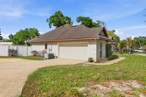 Casa en venta en Orange City, Florida, 3 dormitorios, 161.84 m2 № 2200038 - foto 3