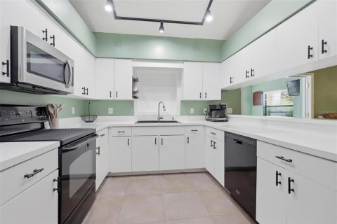 Casa en venta en Orange City, Florida, 3 dormitorios, 161.84 m2 № 2200038 - foto 15