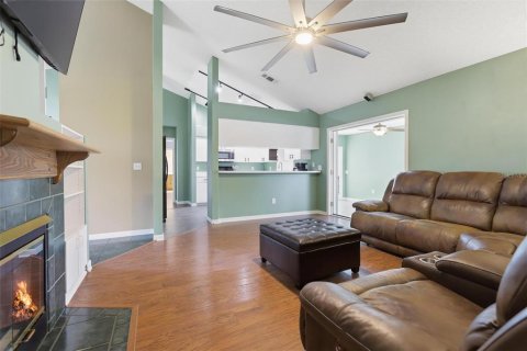Casa en venta en Orange City, Florida, 3 dormitorios, 161.84 m2 № 2200038 - foto 13