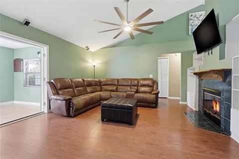 Casa en venta en Orange City, Florida, 3 dormitorios, 161.84 m2 № 2200038 - foto 12