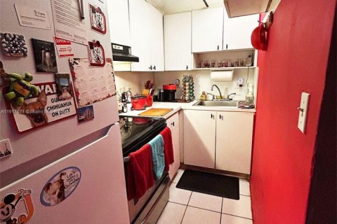 Condominio en venta en Miami Beach, Florida, 2 dormitorios, 79.15 m2 № 1974756 - foto 14