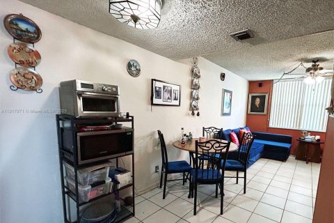 Condominio en venta en Miami Beach, Florida, 2 dormitorios, 79.15 m2 № 1974756 - foto 8