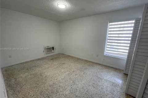 Снять в аренду кондоминиум в Майами, Флорида 2 спальни, 71.44м2, № 2061192 - фото 20
