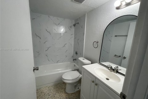 Снять в аренду кондоминиум в Майами, Флорида 2 спальни, 71.44м2, № 2061192 - фото 28
