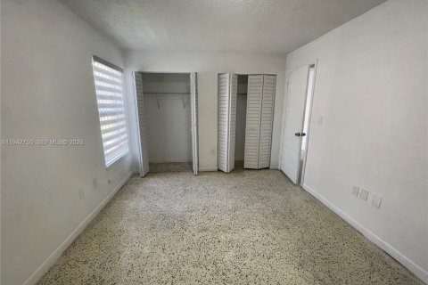 Снять в аренду кондоминиум в Майами, Флорида 2 спальни, 71.44м2, № 2061192 - фото 13