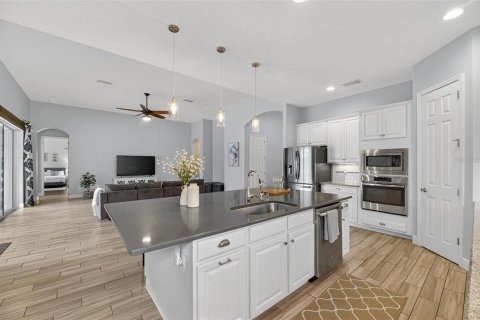 Купить виллу или дом в Аполло-Бич, Флорида 10 комнат, 291.9м2, № 1912207 - фото 30