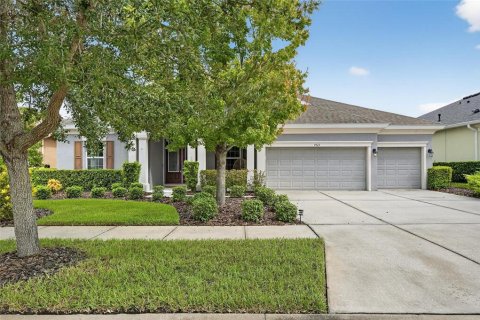 Купить виллу или дом в Аполло-Бич, Флорида 10 комнат, 291.9м2, № 1912207 - фото 1