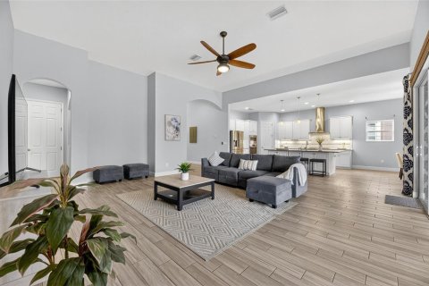 Купить виллу или дом в Аполло-Бич, Флорида 10 комнат, 291.9м2, № 1912207 - фото 25