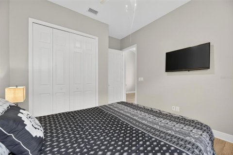 Купить виллу или дом в Аполло-Бич, Флорида 10 комнат, 291.9м2, № 1912207 - фото 18