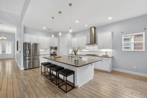 Купить виллу или дом в Аполло-Бич, Флорида 10 комнат, 291.9м2, № 1912207 - фото 5