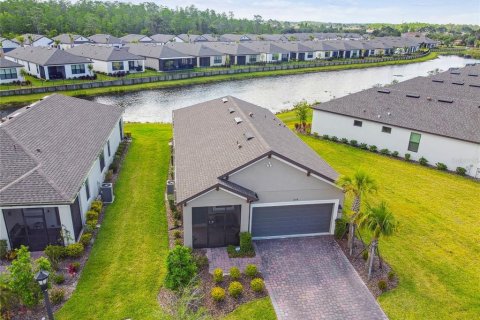 Casa en venta en Kissimmee, Florida, 2 dormitorios, 126.81 m2 № 1649343 - foto 1