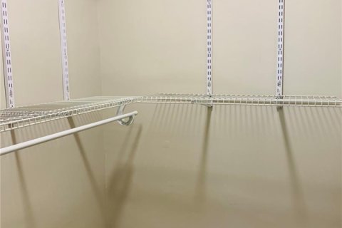 Apartment in Miami Beach, Florida 40.88 sq.m. № 2064759 - photo 4