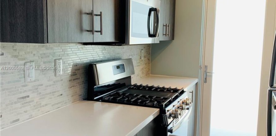 Studio in Miami Beach, Florida № 2064759