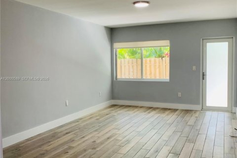 Apartment in Miami Beach, Florida 40.88 sq.m. № 2064759 - photo 3