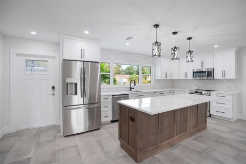 Villa ou maison à louer à Sarasota, Floride: 3 chambres, 154.96 m2 № 2097952 - photo 6