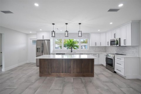 Villa ou maison à louer à Sarasota, Floride: 3 chambres, 154.96 m2 № 2097952 - photo 7