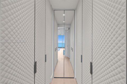 Condo in Sunny Isles Beach, Florida, 4 bedrooms  № 1934525 - photo 23