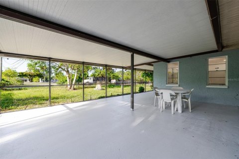 House in Lehigh Acres, Florida 3 bedrooms, 138.98 sq.m. № 2236012 - photo 30