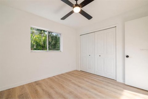 House in Lehigh Acres, Florida 3 bedrooms, 138.98 sq.m. № 2236012 - photo 28