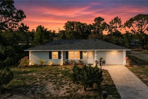 House in Lehigh Acres, Florida 3 bedrooms, 138.98 sq.m. № 2236012